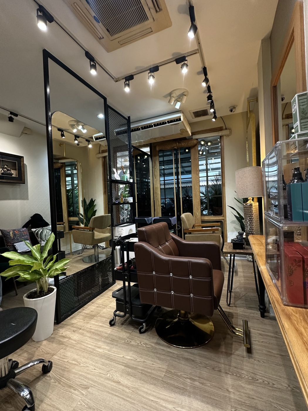 บรรยากาศร้าน AKADE 3